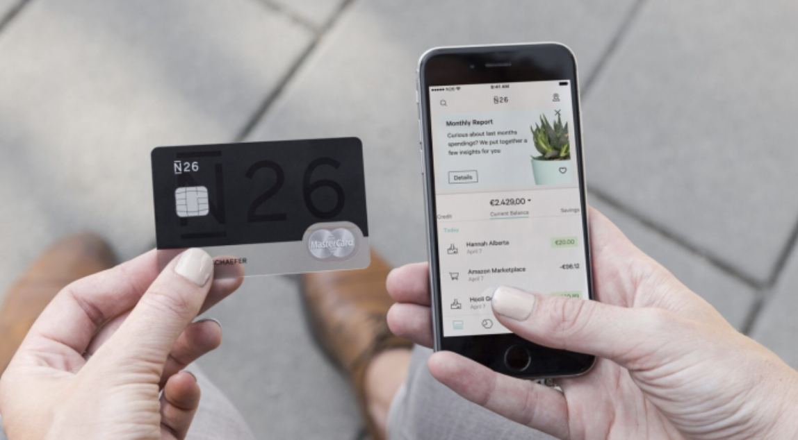photo of someone holding the N26 transparent card